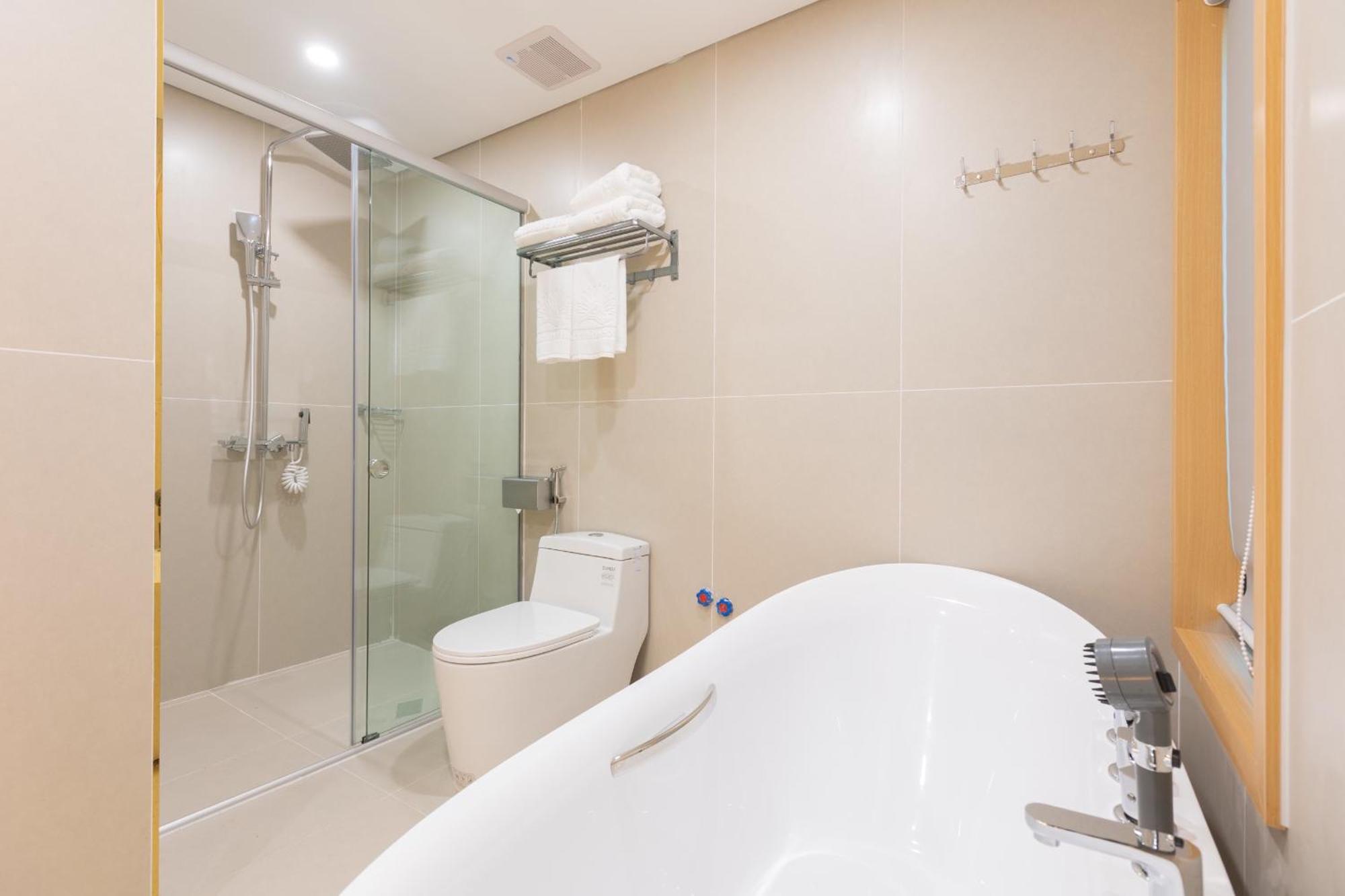 Sunshine Apartment Hotel Mong Cai Buitenkant foto
